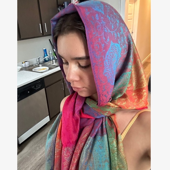 Luxe Colorful Paisley Print Tassel Shawl Blanket Scarf - Picture 5 of 5